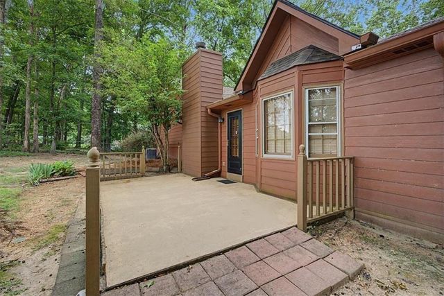 382 Indian Lake Court, Hiram, GA 30141