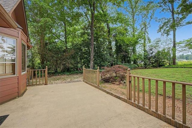 382 Indian Lake Court, Hiram, GA 30141