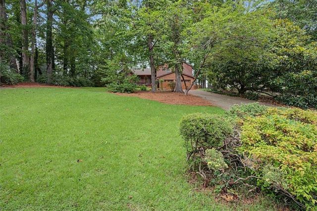 382 Indian Lake Court, Hiram, GA 30141