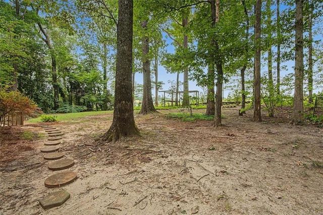382 Indian Lake Court, Hiram, GA 30141