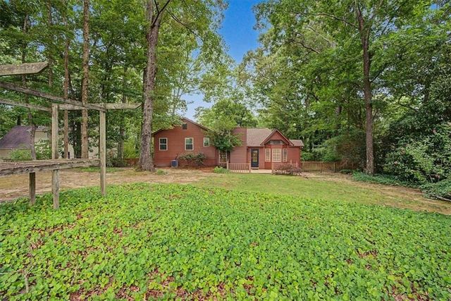 382 Indian Lake Court, Hiram, GA 30141