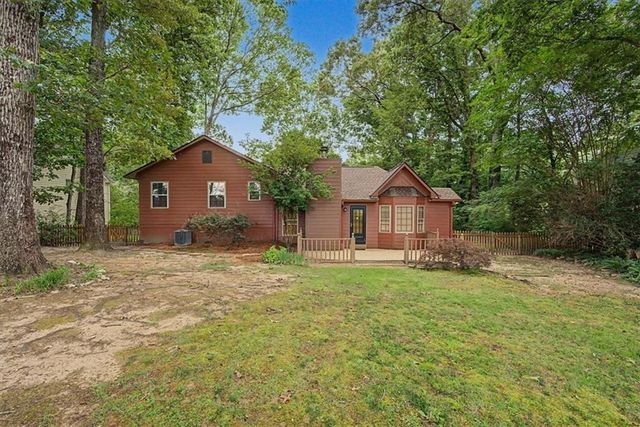 382 Indian Lake Court, Hiram, GA 30141