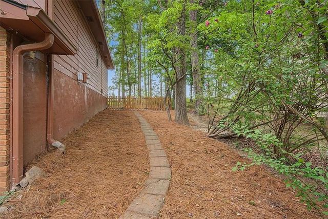 382 Indian Lake Court, Hiram, GA 30141
