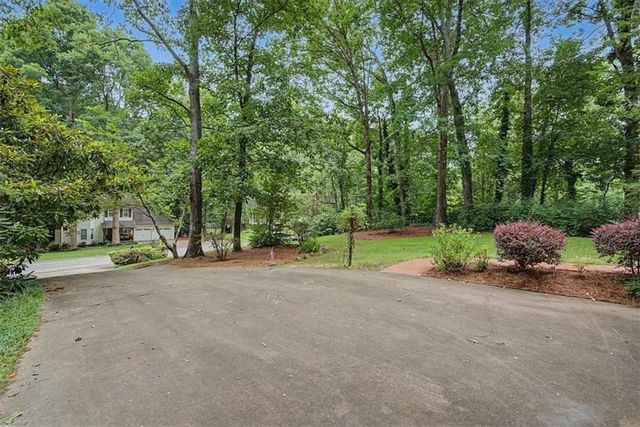 382 Indian Lake Court, Hiram, GA 30141