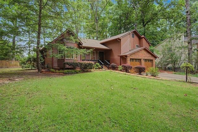 382 Indian Lake Court, Hiram, GA 30141