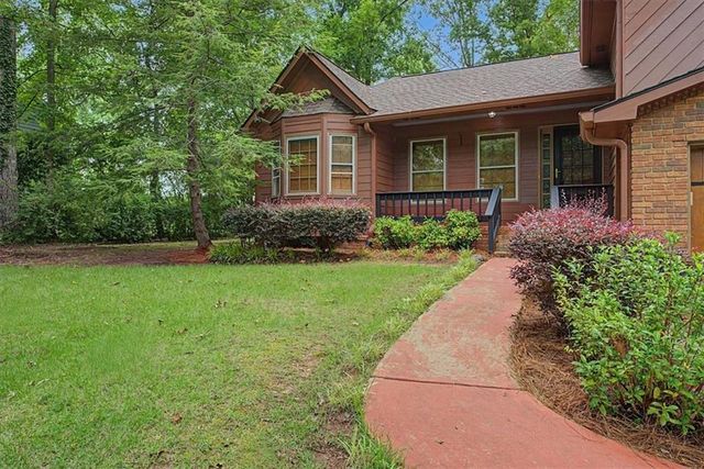 382 Indian Lake Court, Hiram, GA 30141