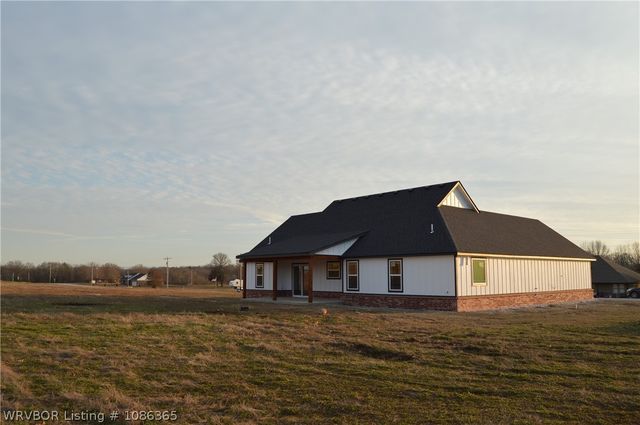 203 Blackstone Drive, Wister, OK 74966