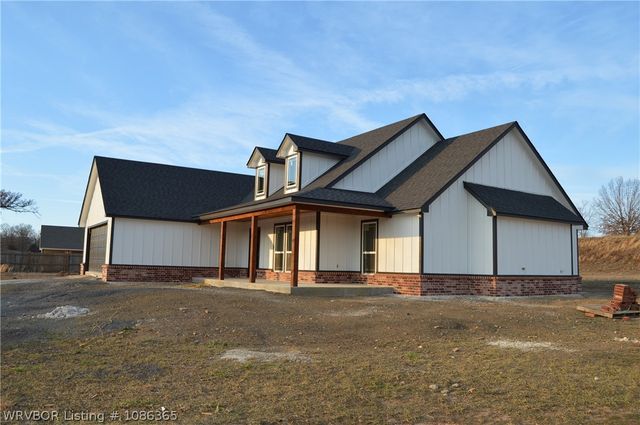 203 Blackstone Drive, Wister, OK 74966