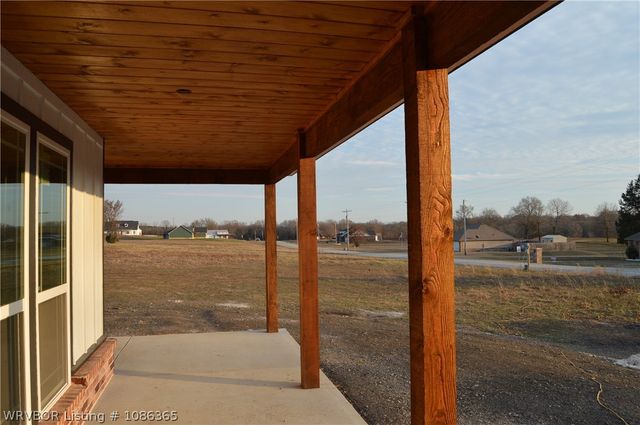 203 Blackstone Drive, Wister, OK 74966