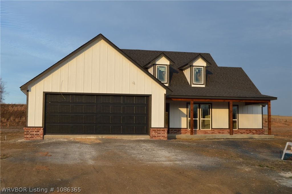 203 Blackstone Drive, Wister, OK 74966