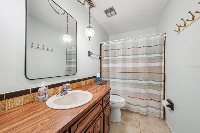 9990 EAGLES POINT CIRCLE 4, Port Richey, FL 34668