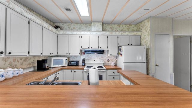 4959 COLONNADES CIRCLE W, Lakeland, FL 33811