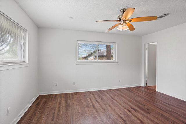 1717 Jones Street, Alvin, TX 77511