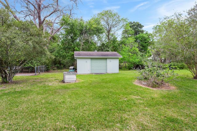 1717 Jones Street, Alvin, TX 77511