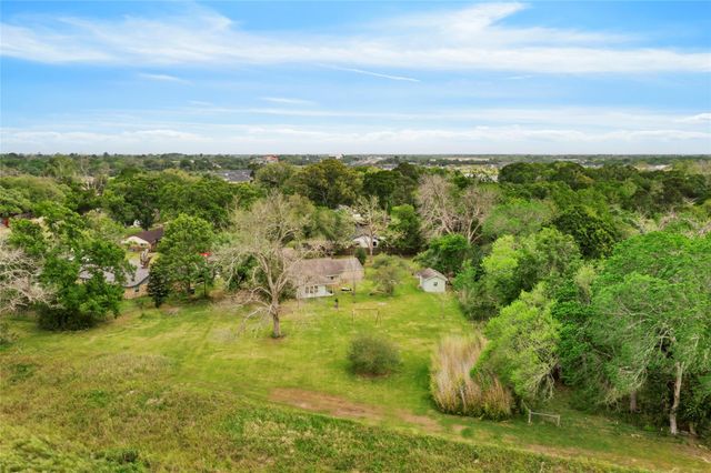 1717 Jones Street, Alvin, TX 77511