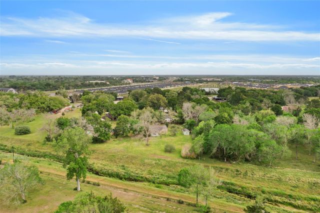 1717 Jones Street, Alvin, TX 77511