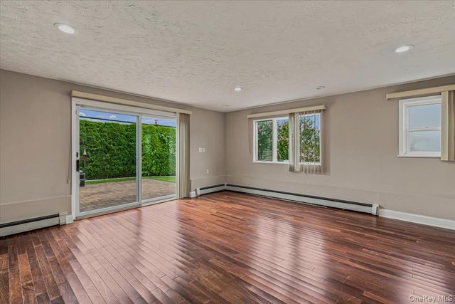 34 Duke Drive, Manhasset Hills, NY 11040
