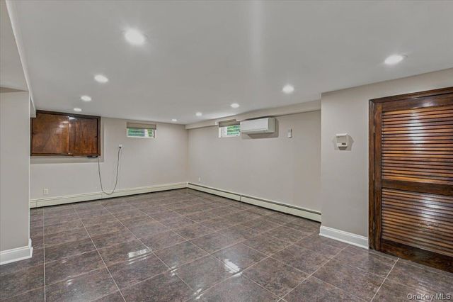 34 Duke Drive, Manhasset Hills, NY 11040