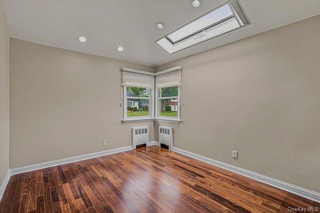 34 Duke Drive, Manhasset Hills, NY 11040