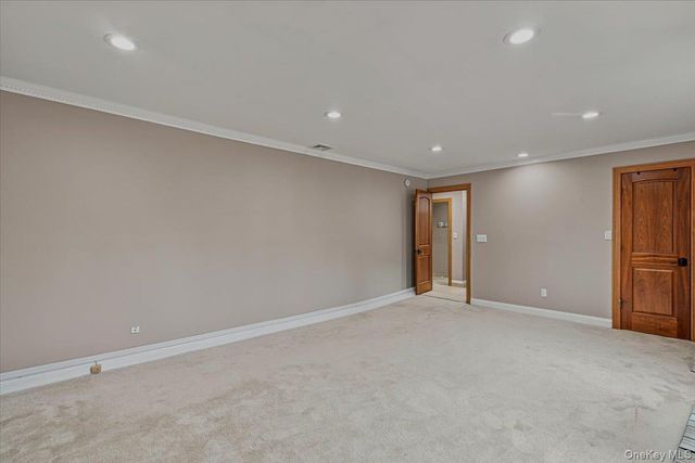 34 Duke Drive, Manhasset Hills, NY 11040