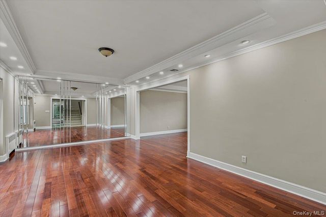 34 Duke Drive, Manhasset Hills, NY 11040