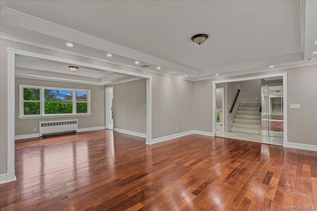 34 Duke Drive, Manhasset Hills, NY 11040