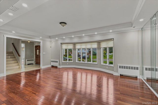 34 Duke Drive, Manhasset Hills, NY 11040