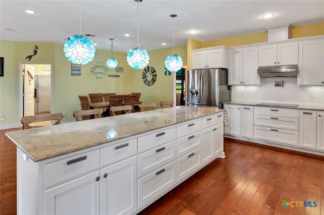 23 Macey Street, Port O'connor, TX 77982