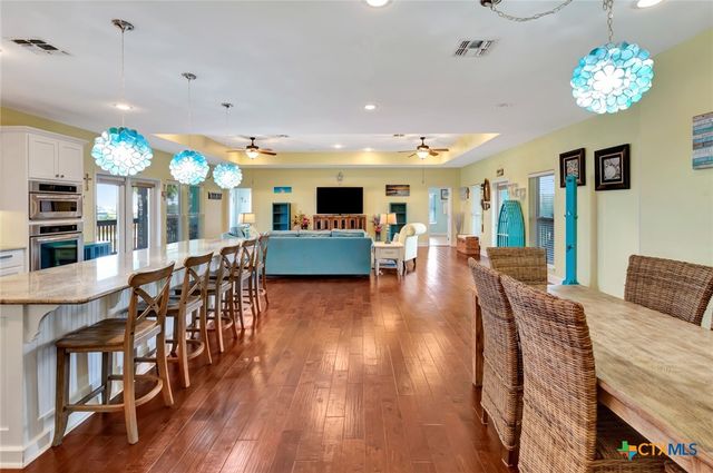 23 Macey Street, Port O'connor, TX 77982