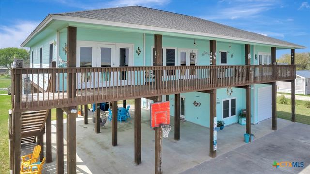 23 Macey Street, Port O'connor, TX 77982