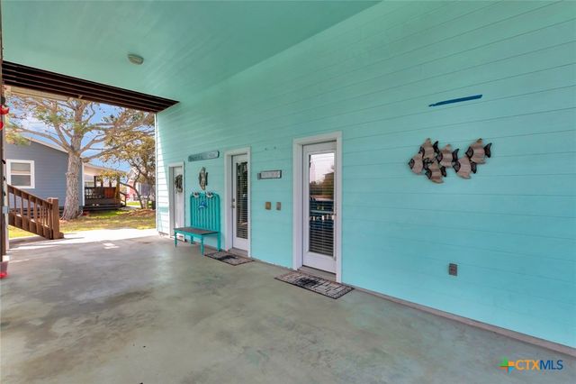 23 Macey Street, Port O'connor, TX 77982