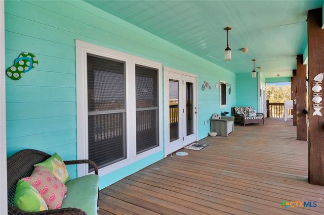 23 Macey Street, Port O'connor, TX 77982