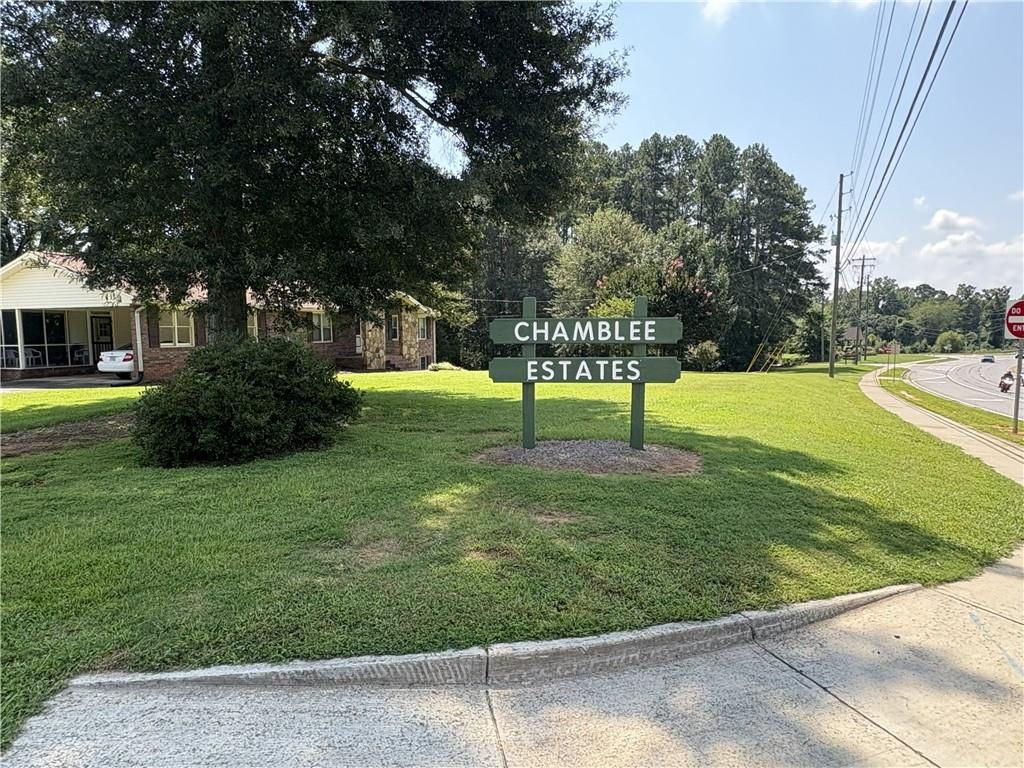 Image 1 of property listing at 2810 A Brookfield Circle, Cumming, GA 30040