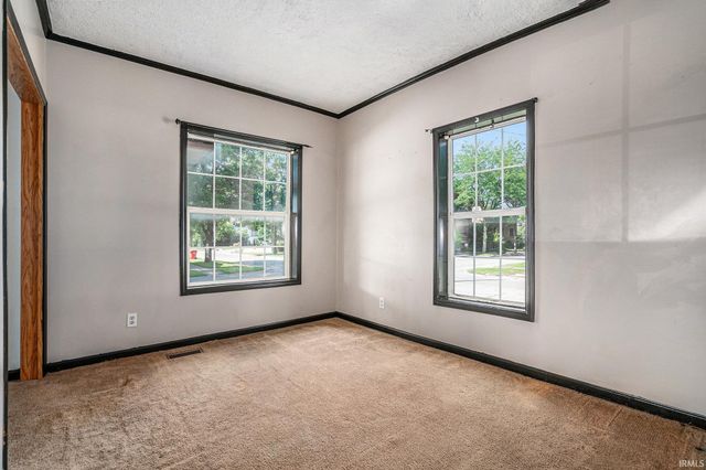 128 W 7th Street, Rochester, IN 46975