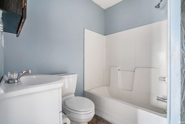 128 W 7th Street, Rochester, IN 46975