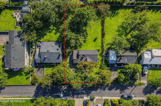 33 Green Twig Drive, Toms River, NJ 08753