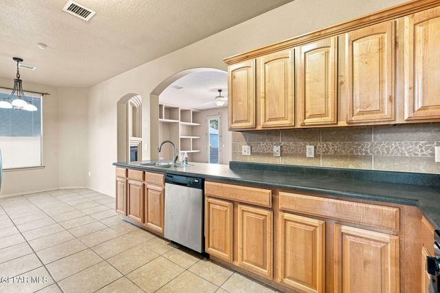 6393 FRANKLIN GATE Drive, El Paso, TX 79912