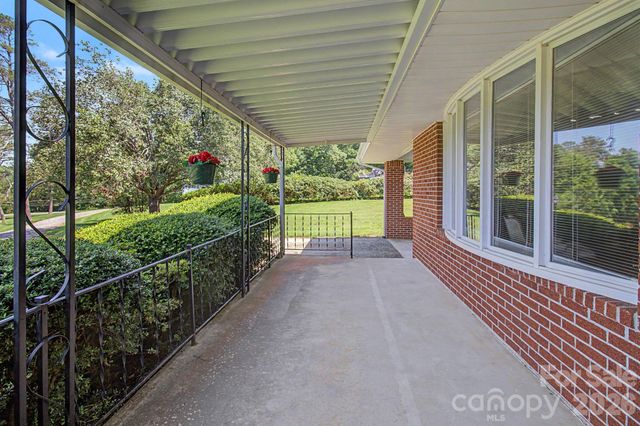 788 Alexander Road, Alexander, NC 28701