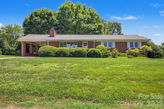 788 Alexander Road, Alexander, NC 28701
