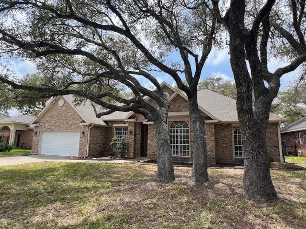 302 Cherry Hills Dr, Rockport, TX 78382 — photo 3