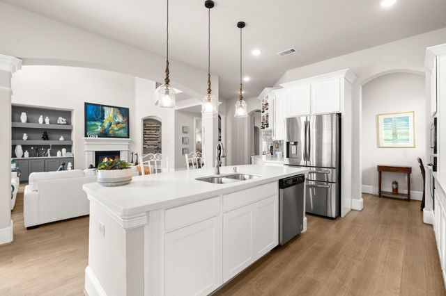 18 Trailing Lantana Place, The Woodlands, TX 77354