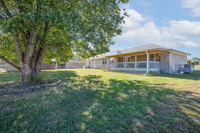 1705 Luther Ave, Lawrenceburg, TN 38464