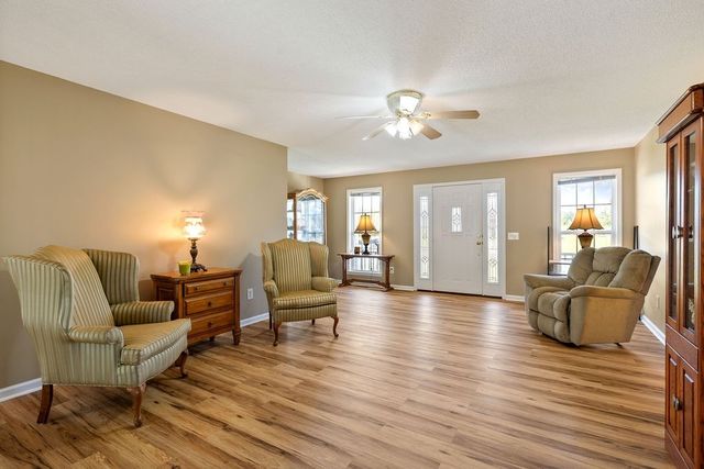 1705 Luther Ave, Lawrenceburg, TN 38464
