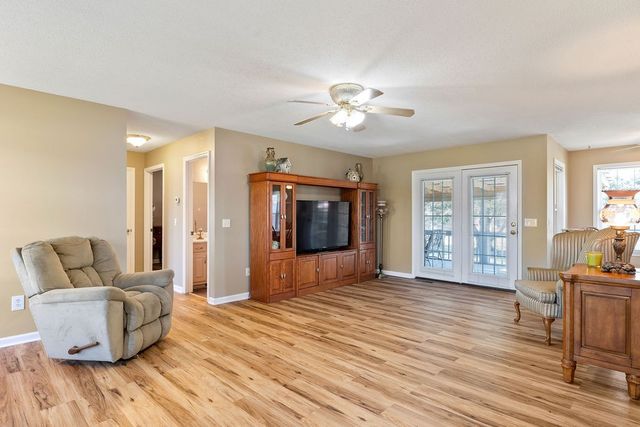 1705 Luther Ave, Lawrenceburg, TN 38464