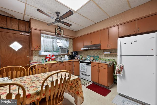 1123 WOLF ST, Philadelphia, PA 19148