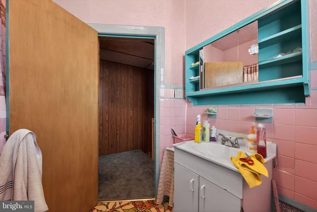 1123 WOLF ST, Philadelphia, PA 19148