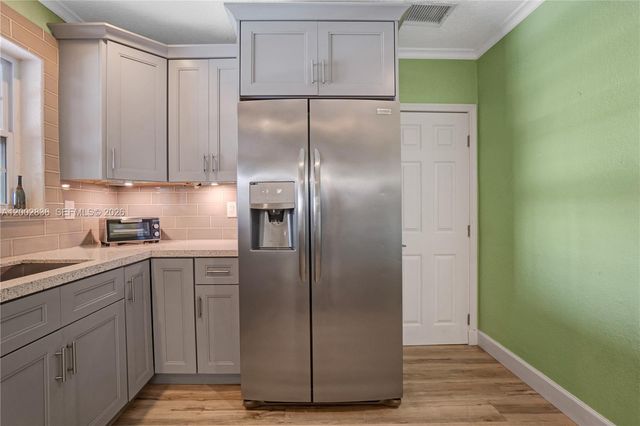 2310 De Soto Dr, Miramar, FL 33023