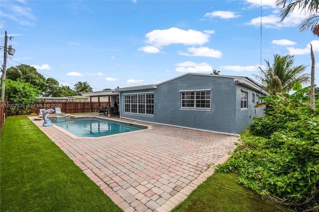 2310 De Soto Dr, Miramar, FL 33023