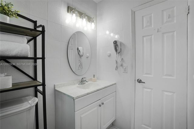 2310 De Soto Dr, Miramar, FL 33023