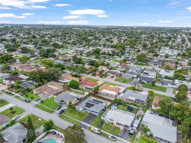 2310 De Soto Dr, Miramar, FL 33023